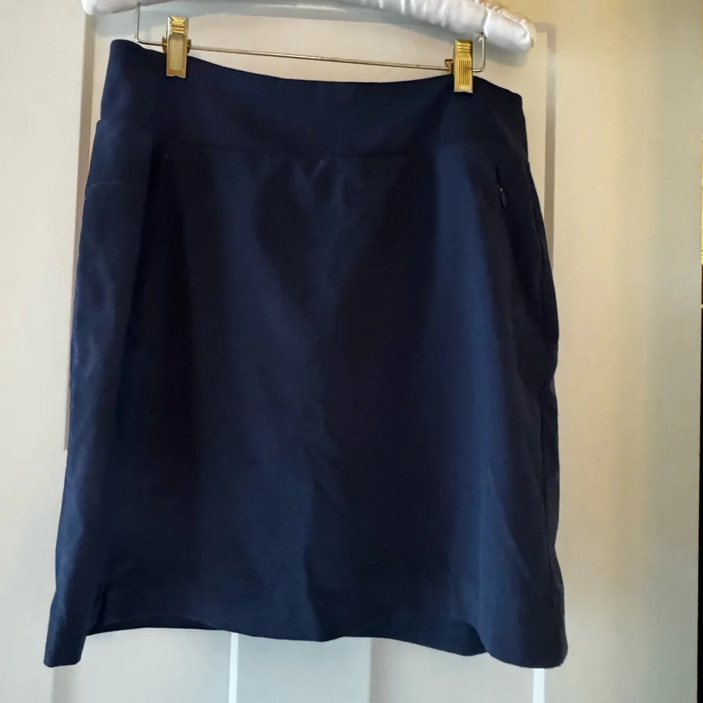 Athleta navy and green skorts. - Picture 10 of 10